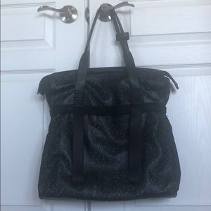 Lululemon gym bag with yoga mat straps black